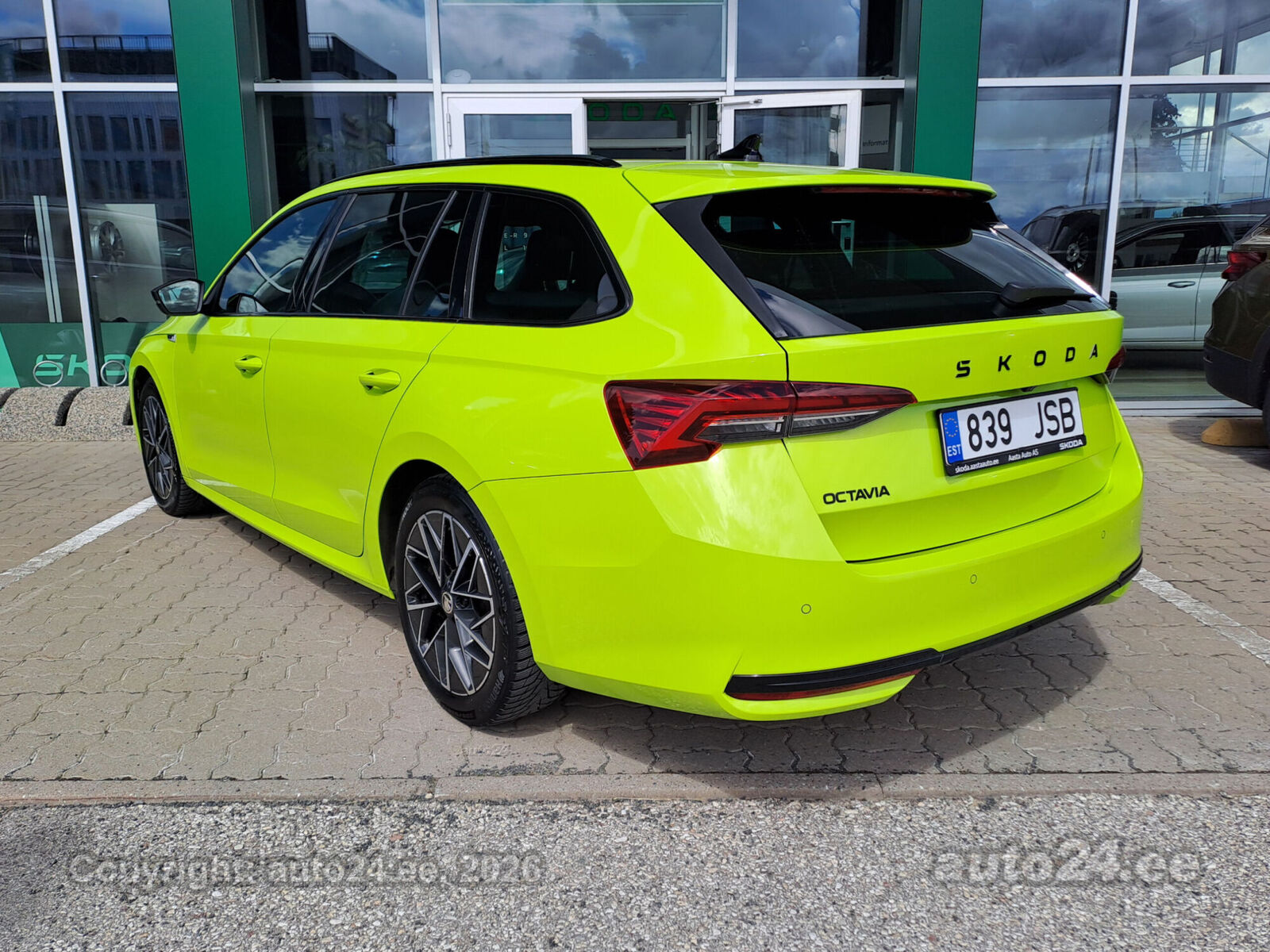 Škoda Octavia 2024, photo 2/8