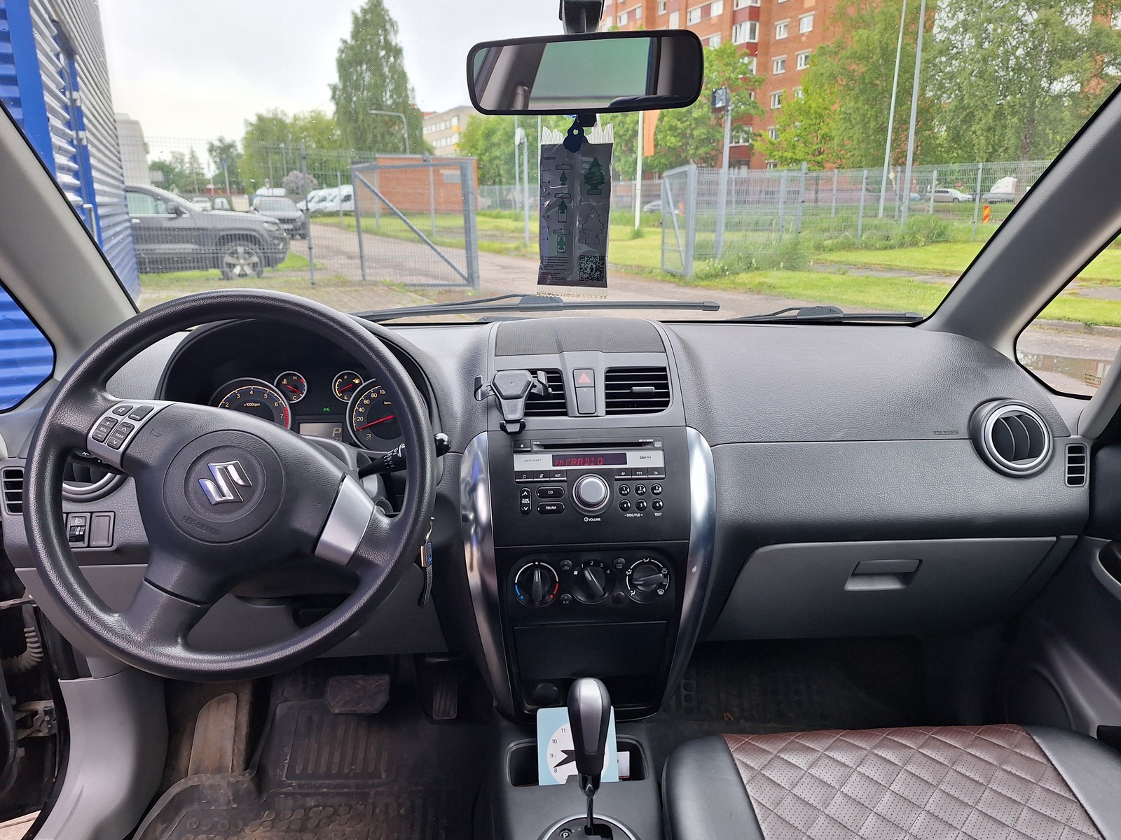Suzuki SX4 2011, photo 6/7