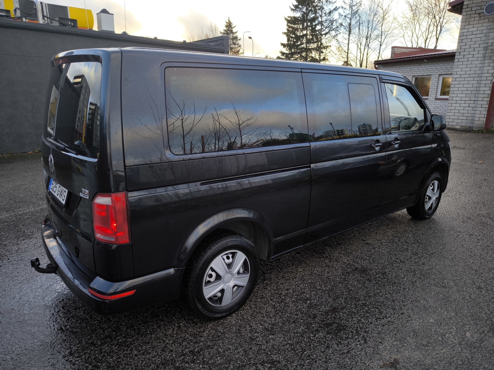 Volkswagen T6 Caravelle 2016, photo 6/17