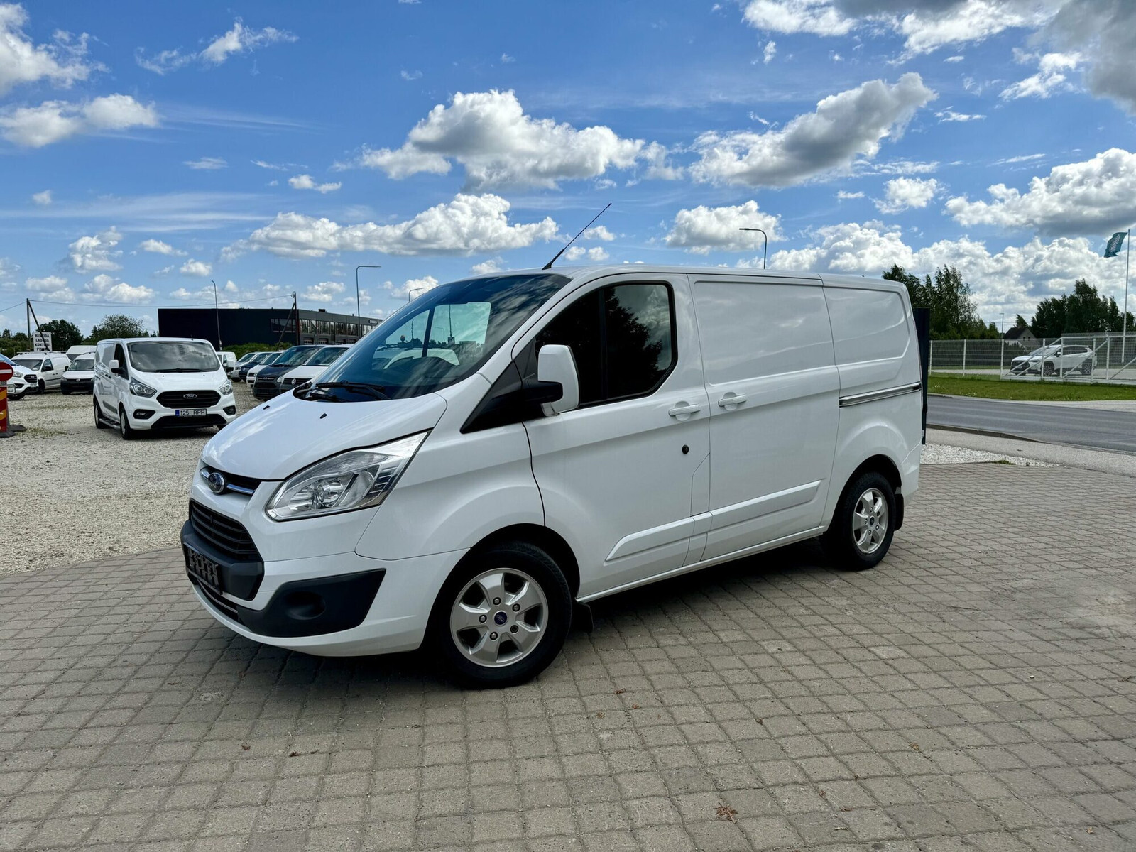 Ford Transit Custom 2017, kuva 2/25