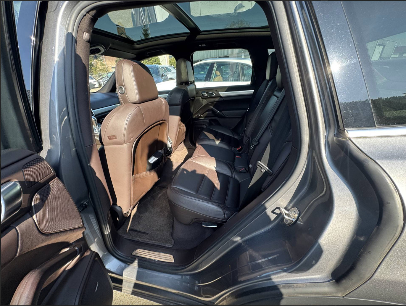 Porsche Cayenne S 2011, photo 7/8