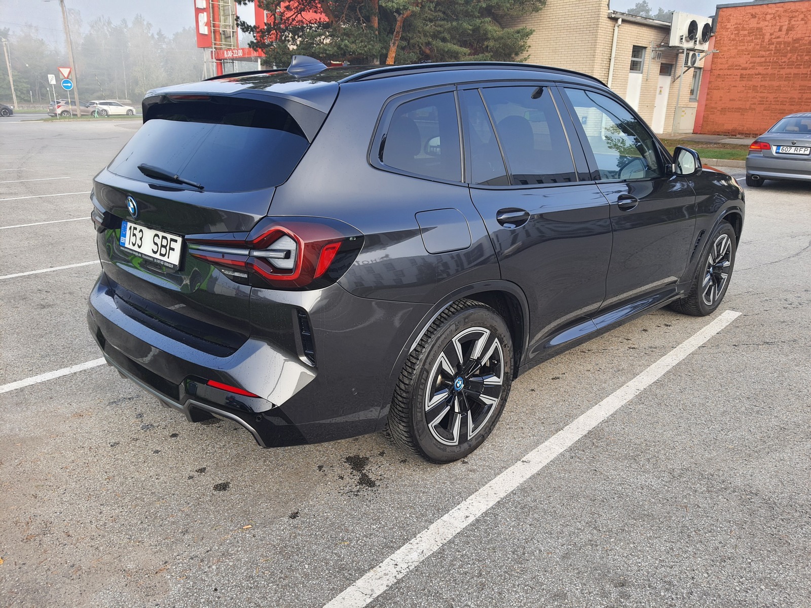 BMW iX3 2023, photo 3/7