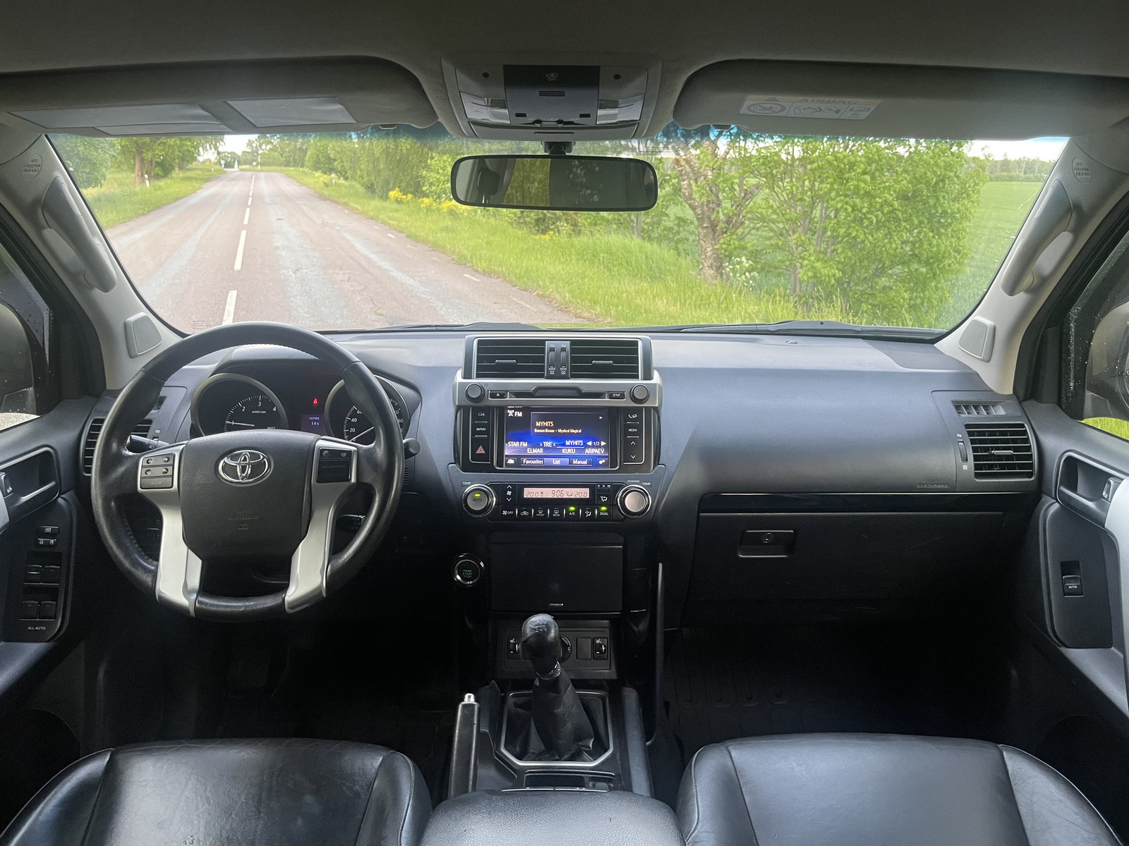 Toyota Land Cruiser 2017, photo 7/31