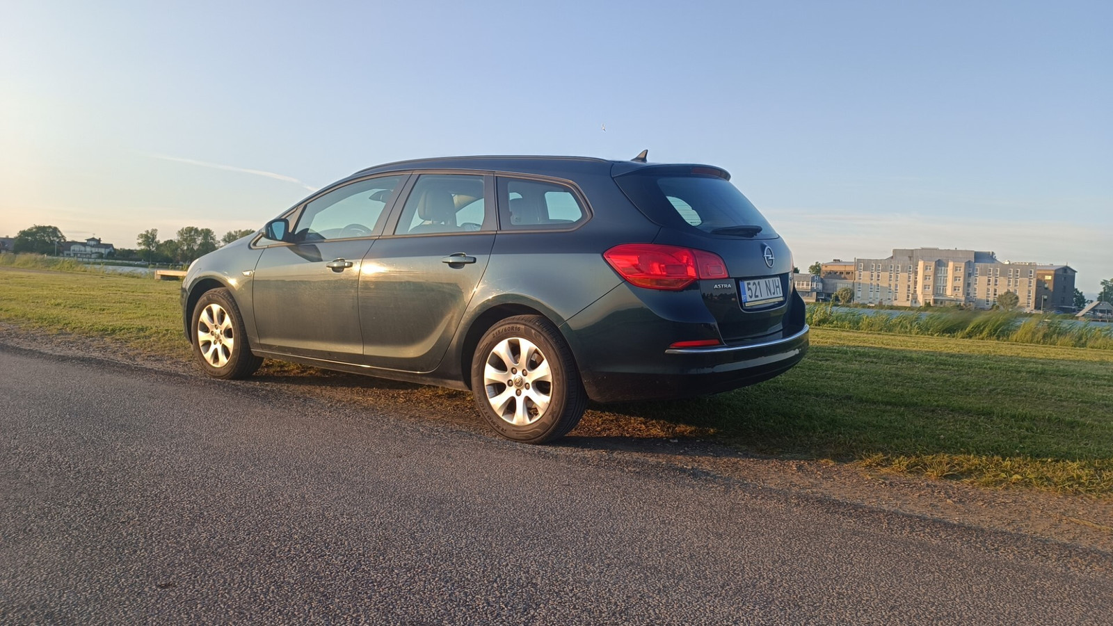 Opel Astra 2015, photo 3/7