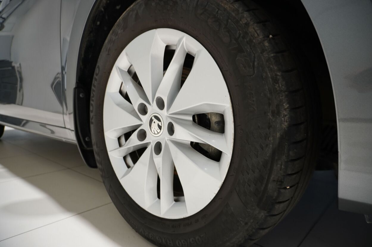Škoda Octavia 2024, photo 5/10