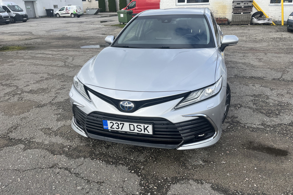 Toyota Camry, 2021, 2.5, 131 kW, гибрид (бензин/электричество), автомат, передний привод