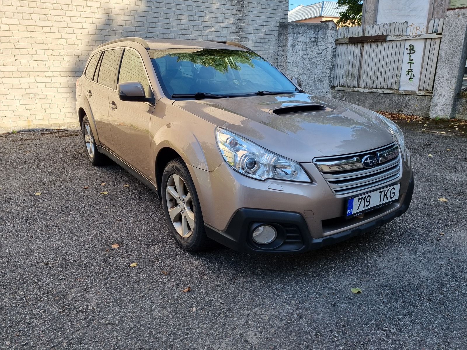 Subaru Legacy 2013, photo 2/9