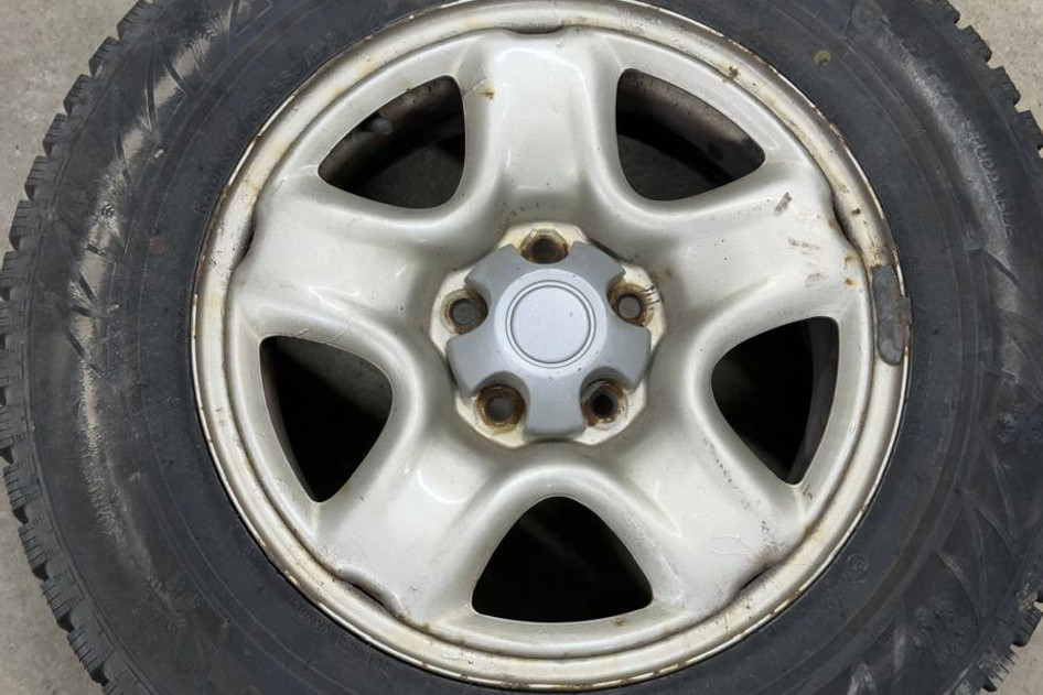 Подержанный шипованная шина 215/70R16 Sailun Ice blazer spike