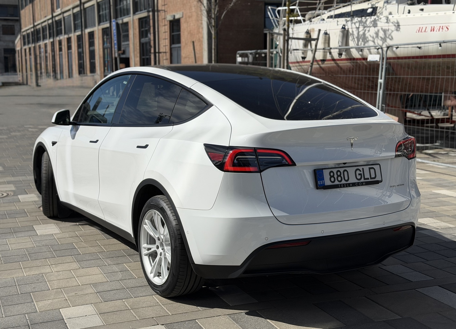 Tesla Model Y 2022, photo 4/21