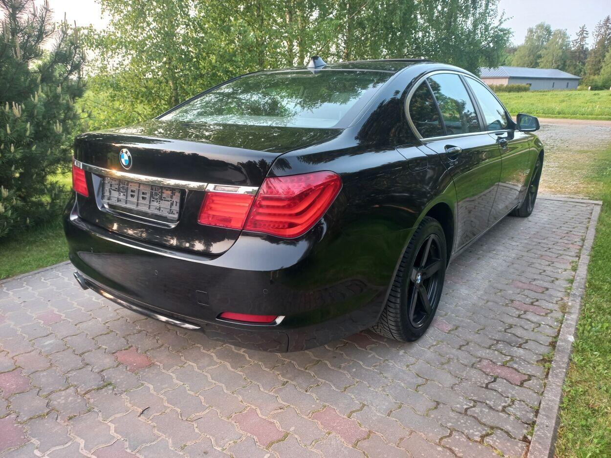 BMW 730 2011, photo 4/7