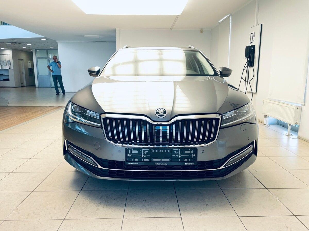 Škoda Superb 2023, photo 6/53