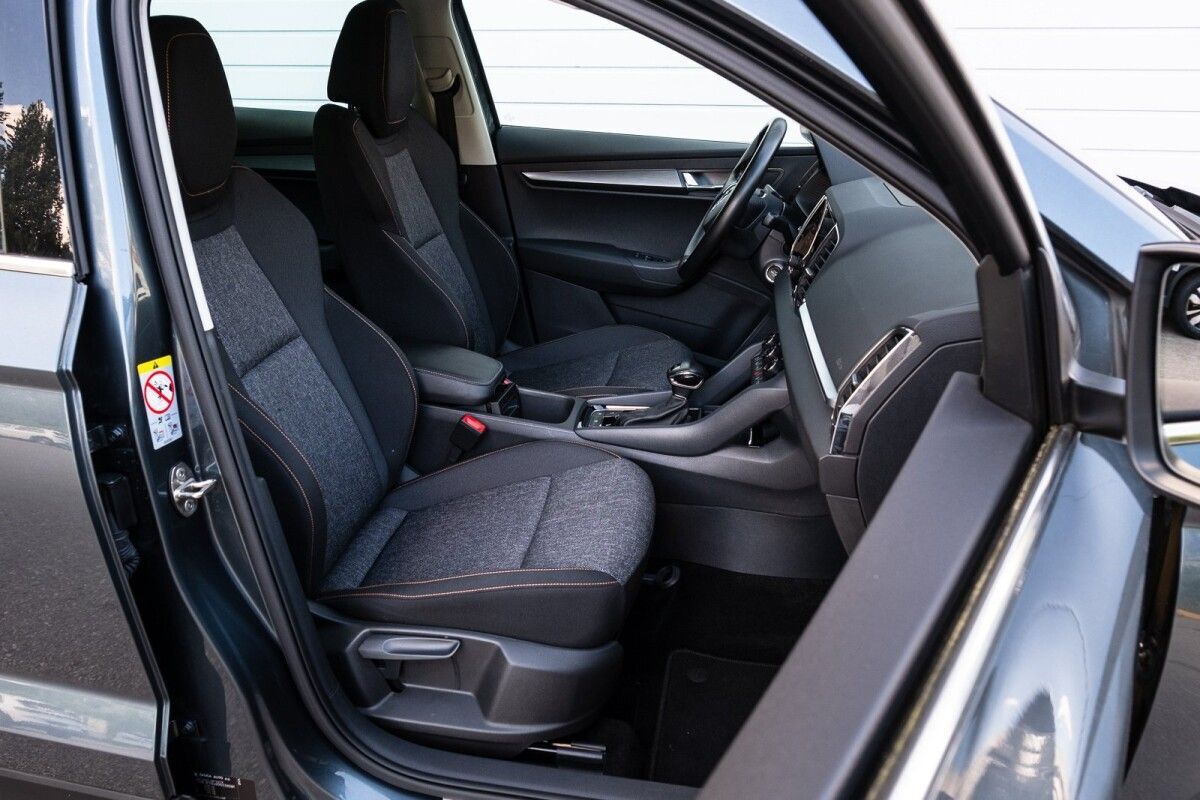 Škoda Karoq 2021, photo 7/25