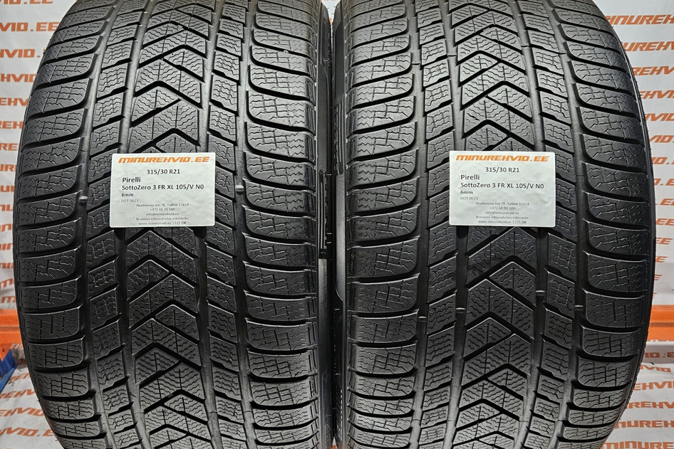Used studless winter tire 315/30R21 Pirelli SottoZero 3 FR XL 105/V N0 0623