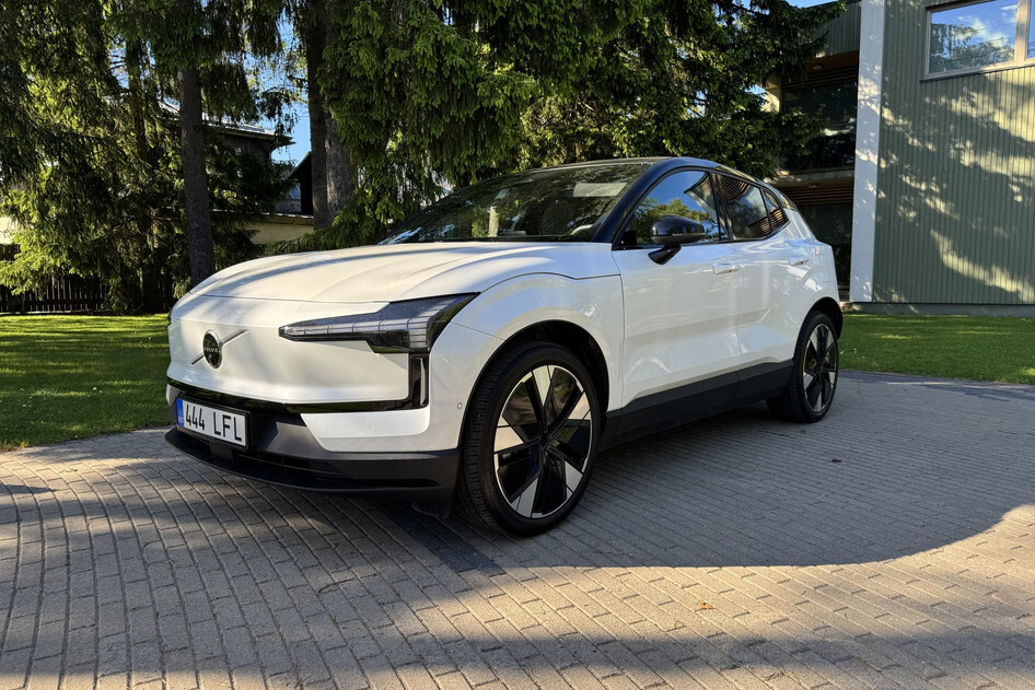 Volvo EX30, 2024, 75 kW, elekter, automaat, tagavedu