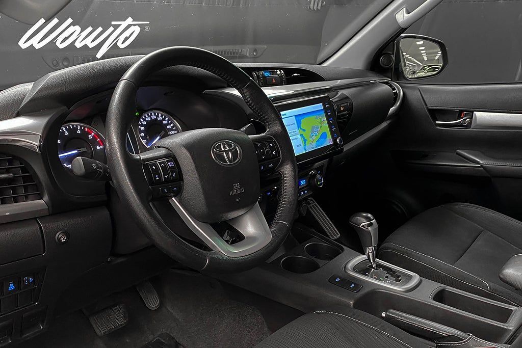 Toyota Hilux 2021, photo 6/21
