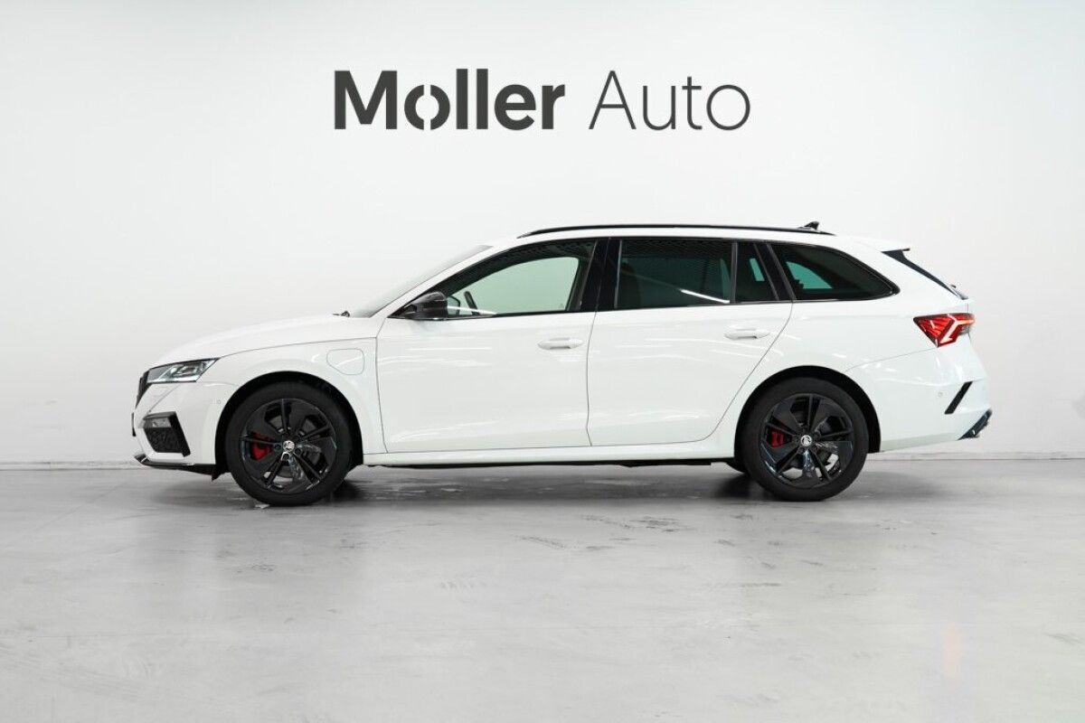 Škoda Octavia 2022, photo 6/10