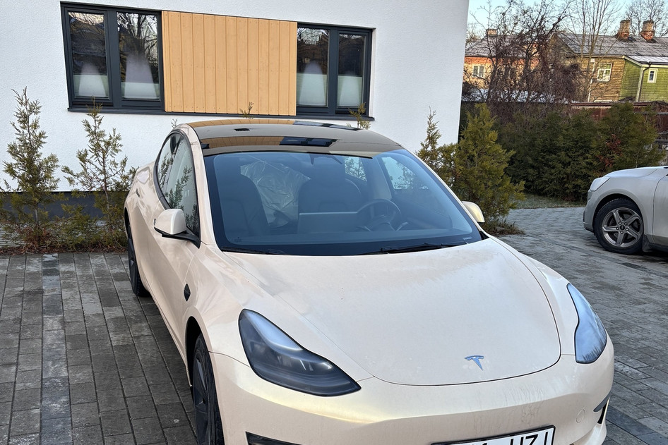 Tesla Model 3, 2022, 366 kW, электричество, автомат, полный привод