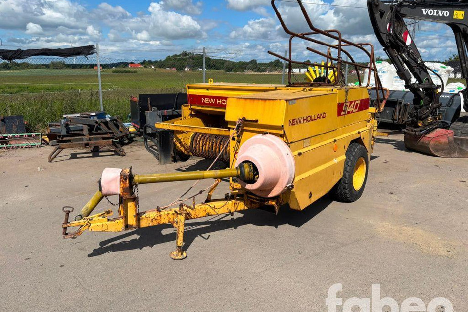 New Holland 940