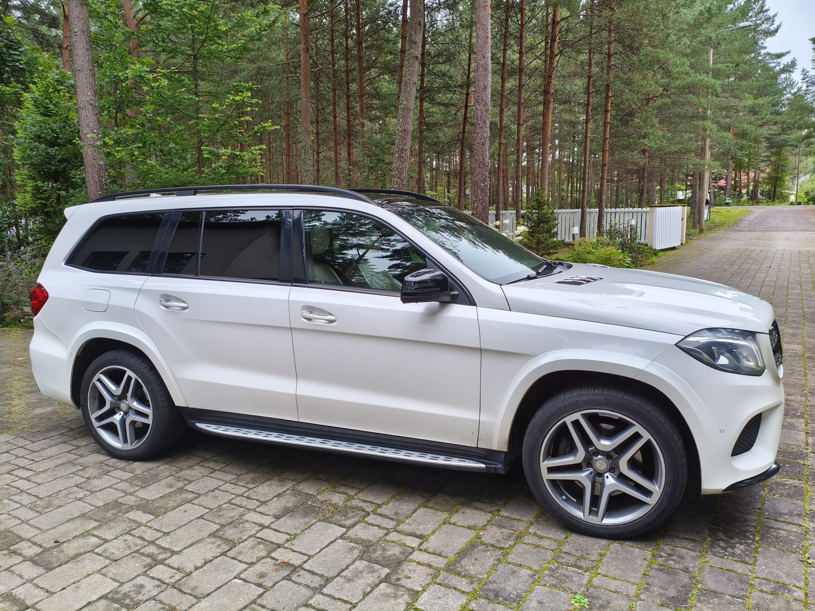 Mercedes-Benz GLS 350 2016, kuva 2/16