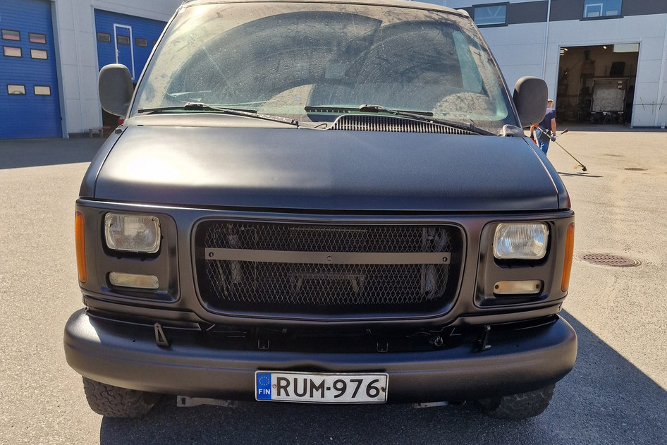 GMC Savana, diesel, rear-wheel drive