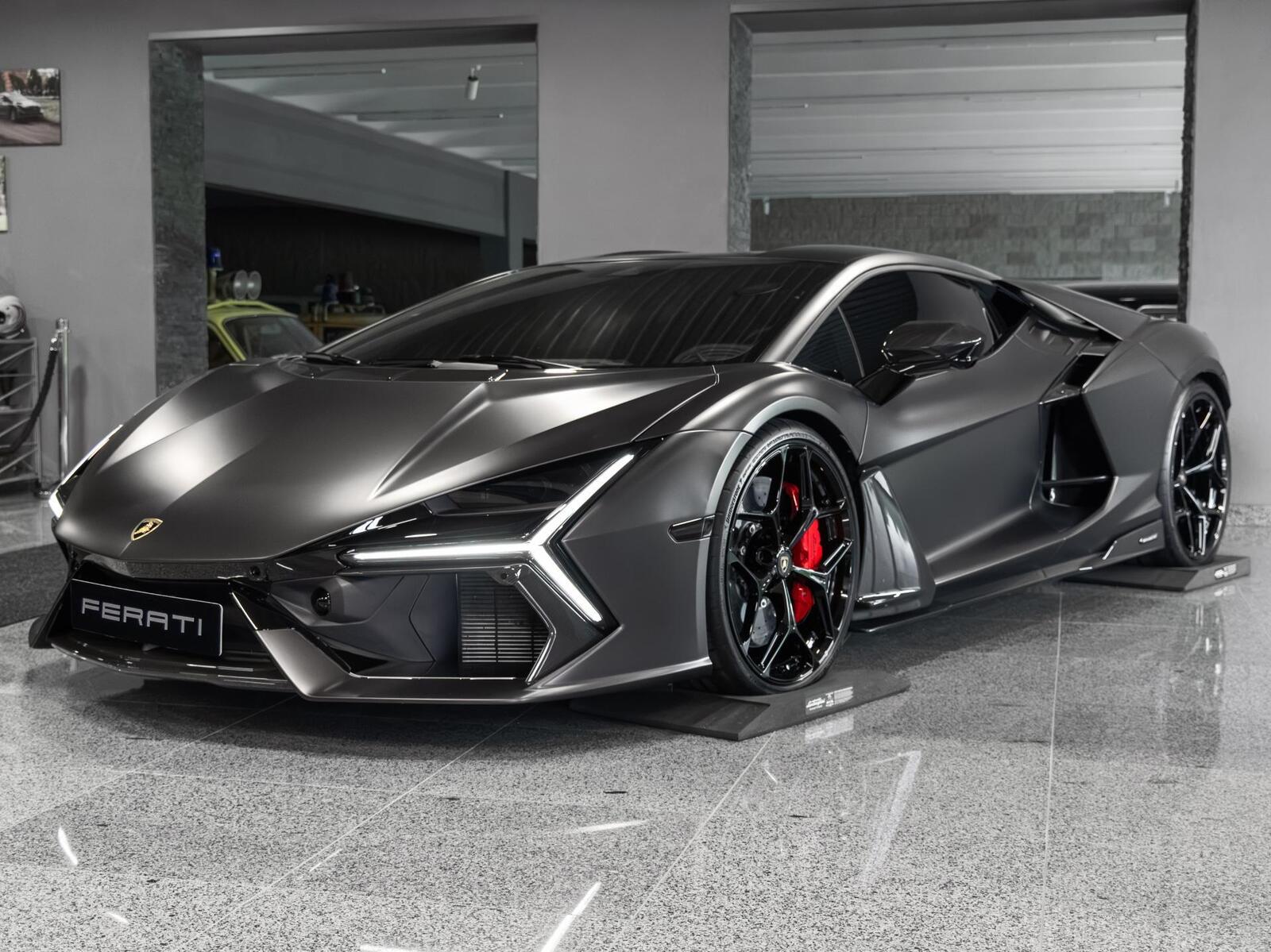 Lamborghini Revuelto HPEV