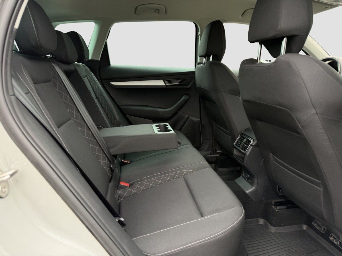 Škoda Karoq 2021, photo 6/17