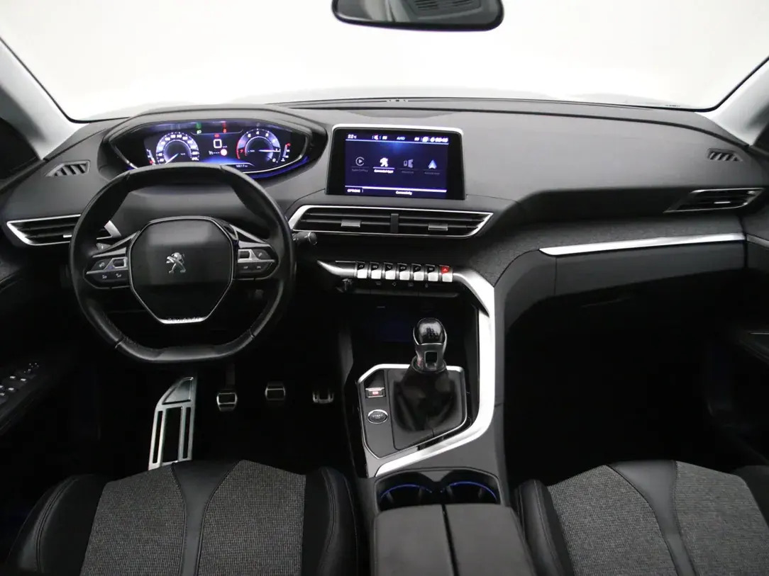 Peugeot 3008 2018, photo 2/10