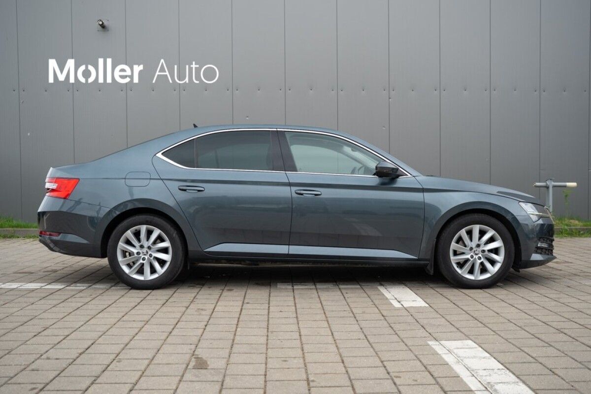 Škoda Superb 2019, photo 7/21
