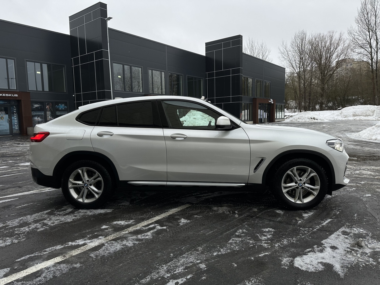 BMW X4 2019, kuva 4/10