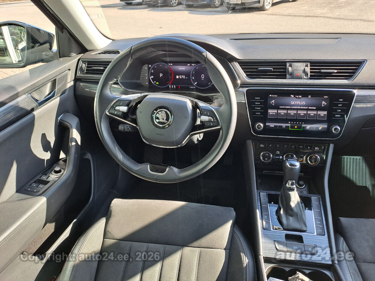 Škoda Superb 2023, photo 3/6