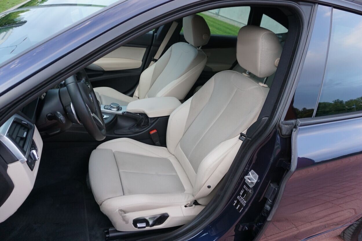 BMW 325 2016, photo 2/16