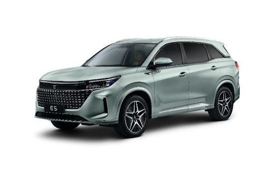 DFSK E5, 2024, 1.5, 75 kW, uzlādējams hibrīds (benzīns/elektrība), automātiskā, priekšējā piedziņa