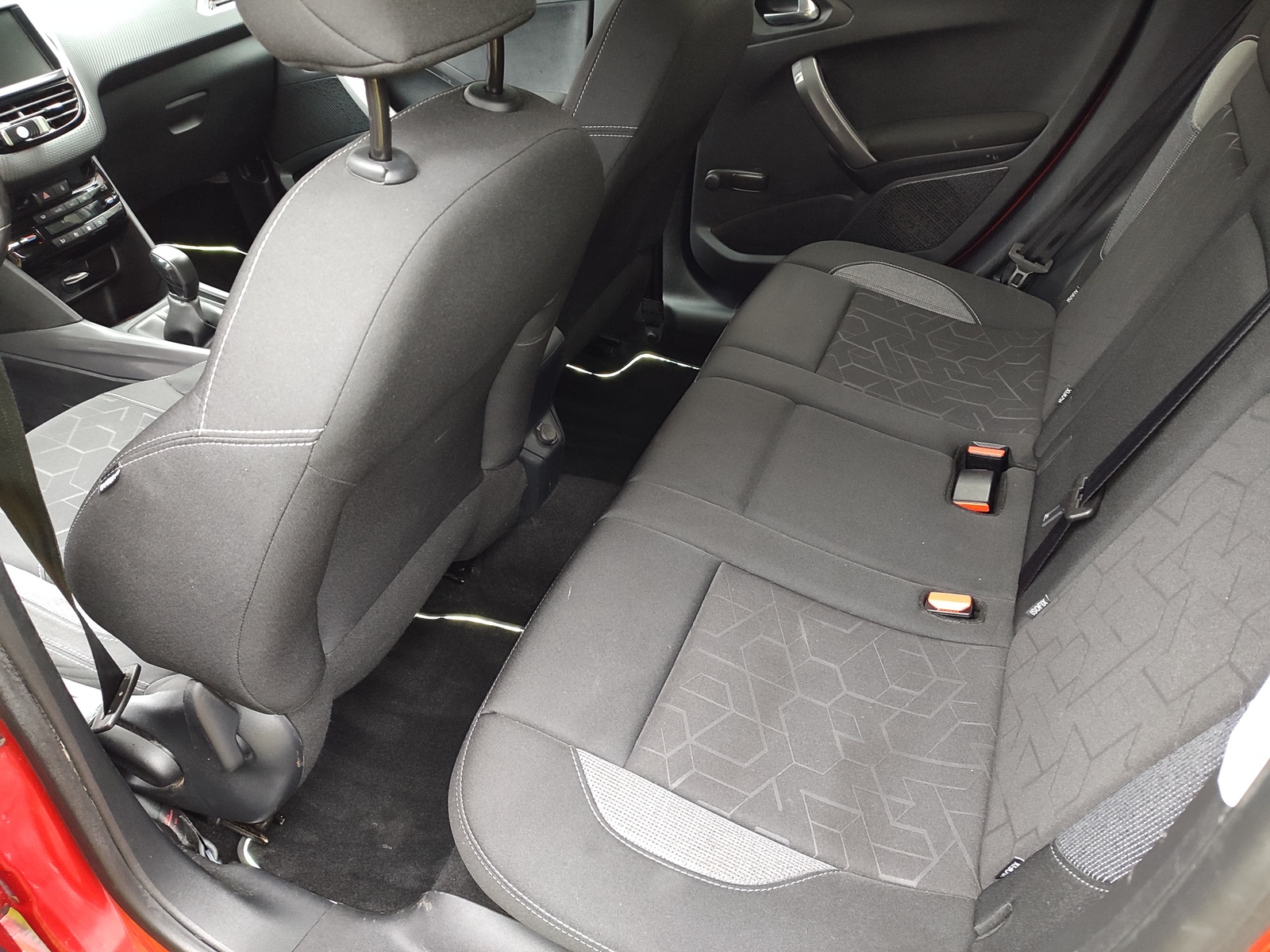 Peugeot 2008 2016, kuva 7/9