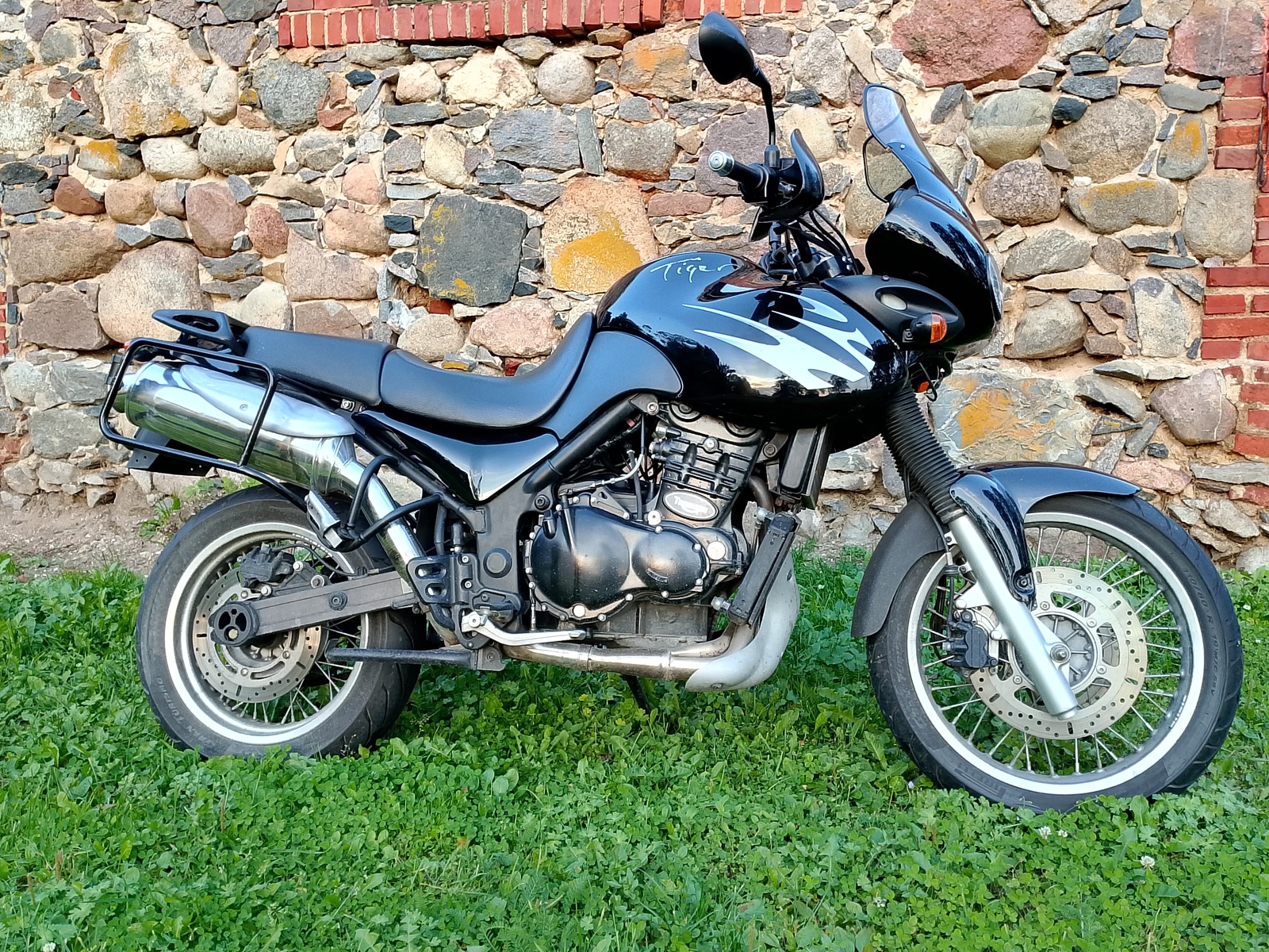 Triumph TIGER 885I 1999, photo 2/10