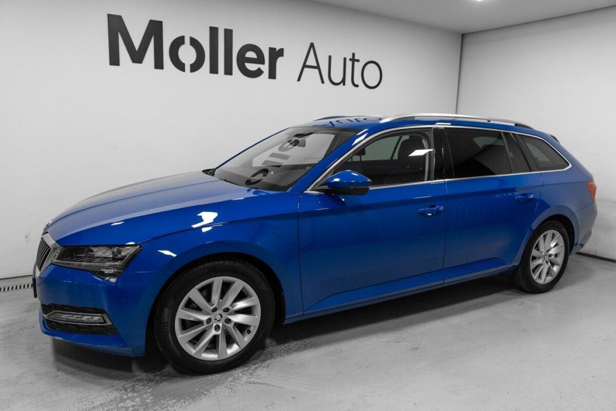 Škoda Superb 2023, photo 2/10