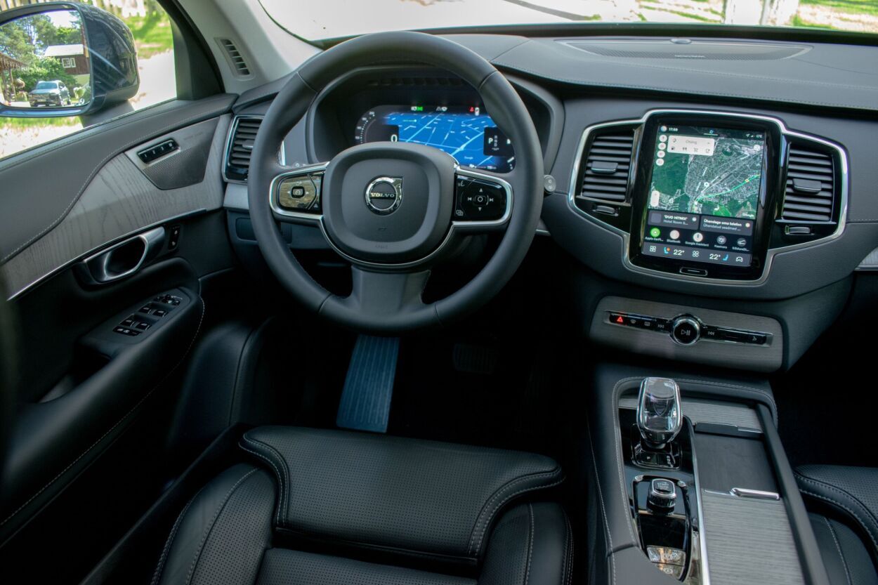 Volvo XC90 2024, photo 3/10