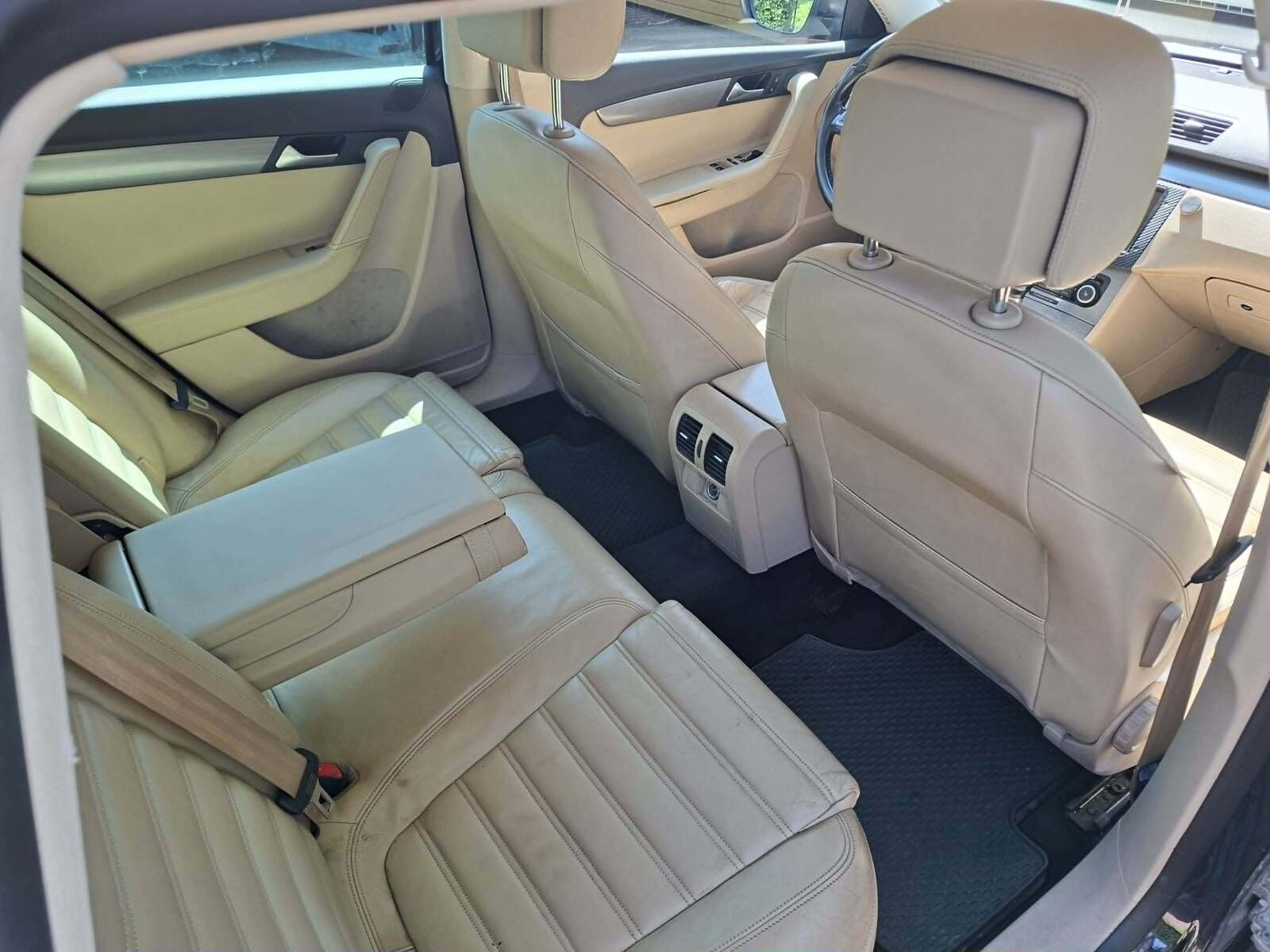 Volkswagen Passat Variant 2012, photo 6/7