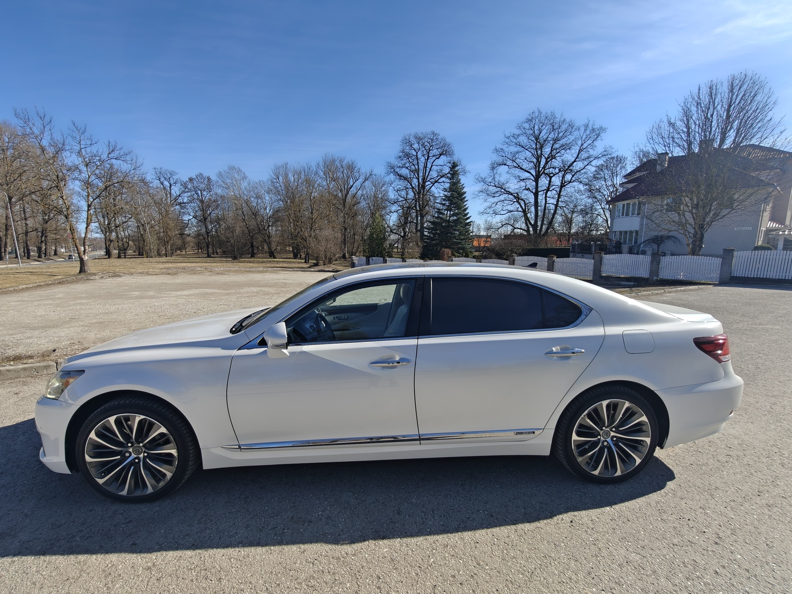 Lexus LS 600 2013, kuva 7/10