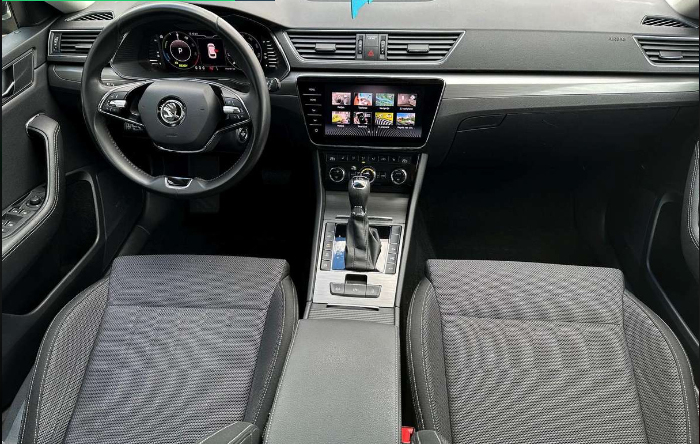 Škoda Superb 2020, photo 5/11