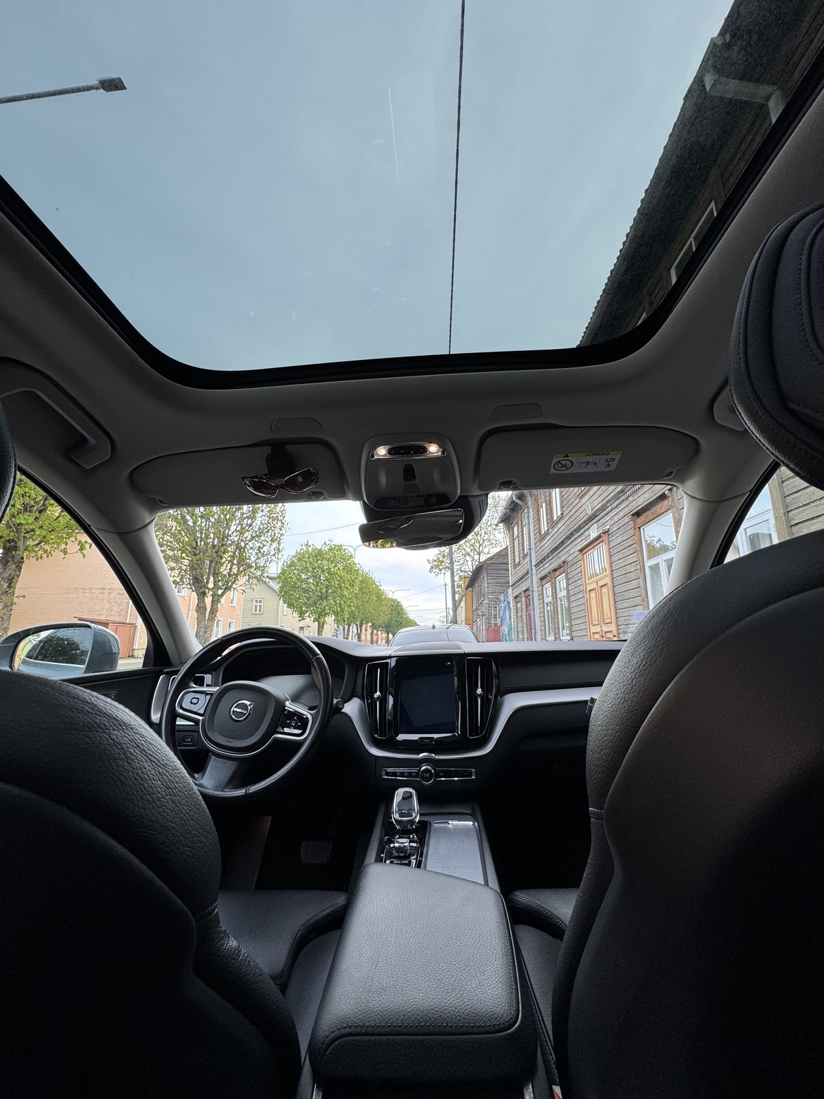 Volvo XC60 2019, photo 3/13