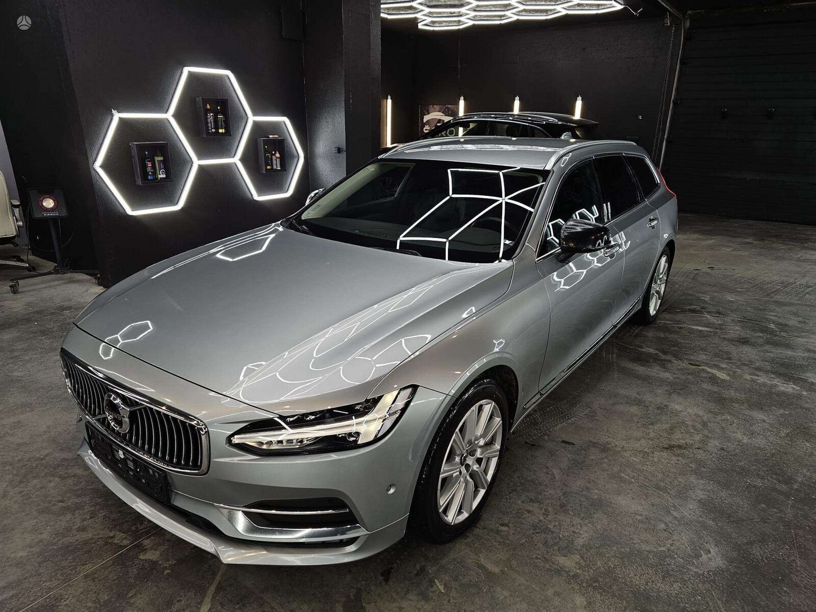 Volvo V90 2017, kuva 6/10