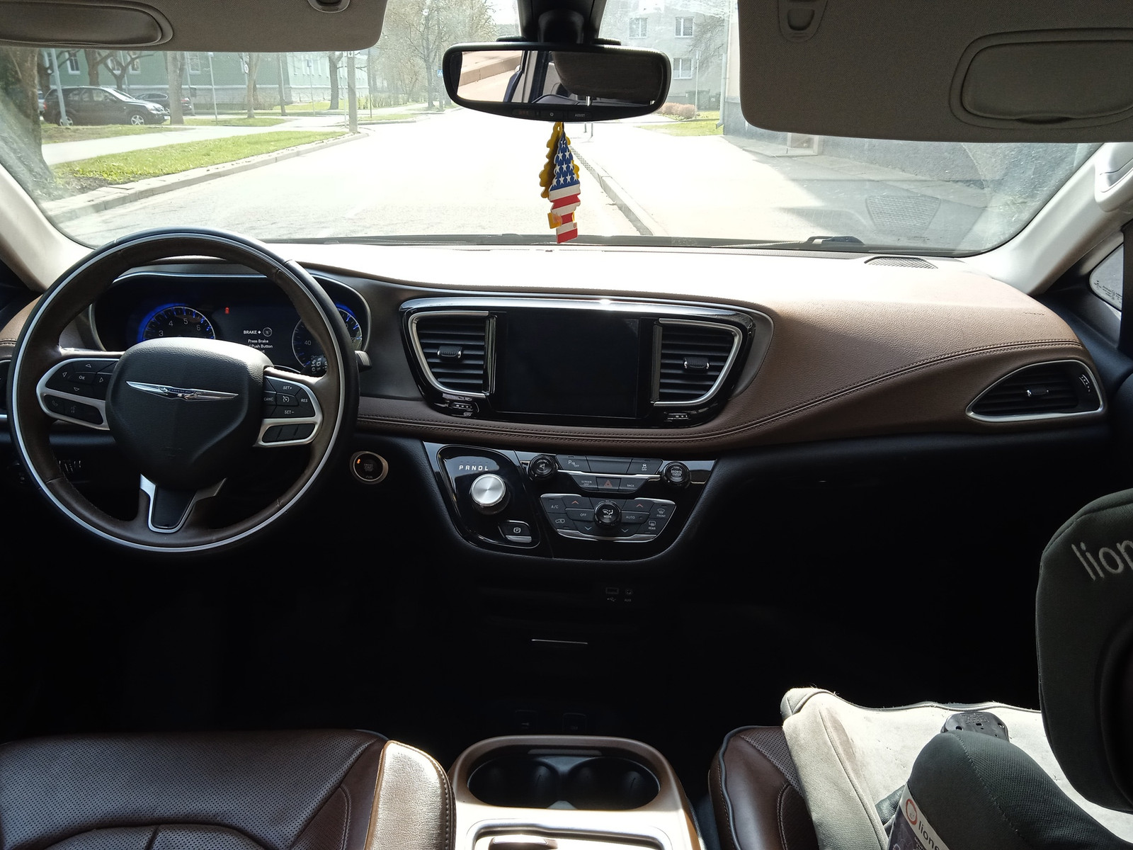 Chrysler Pacifica 2016, photo 7/15