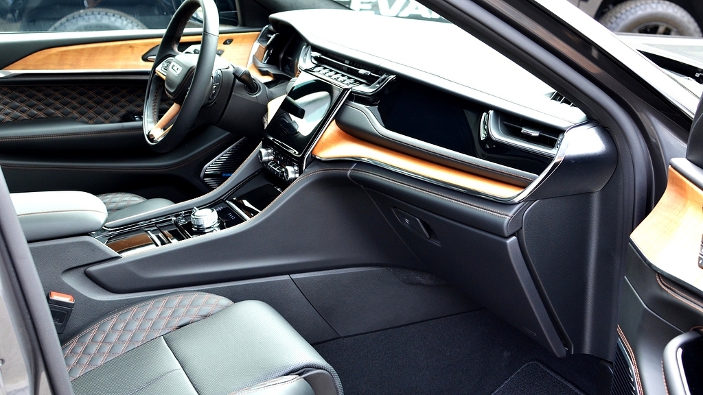 Jeep Grand Cherokee 2026, photo 7/10