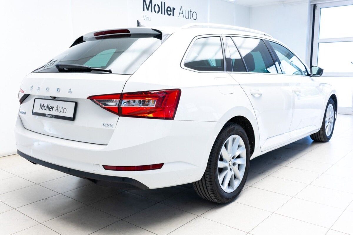Škoda Superb 2020, kuva 7/28