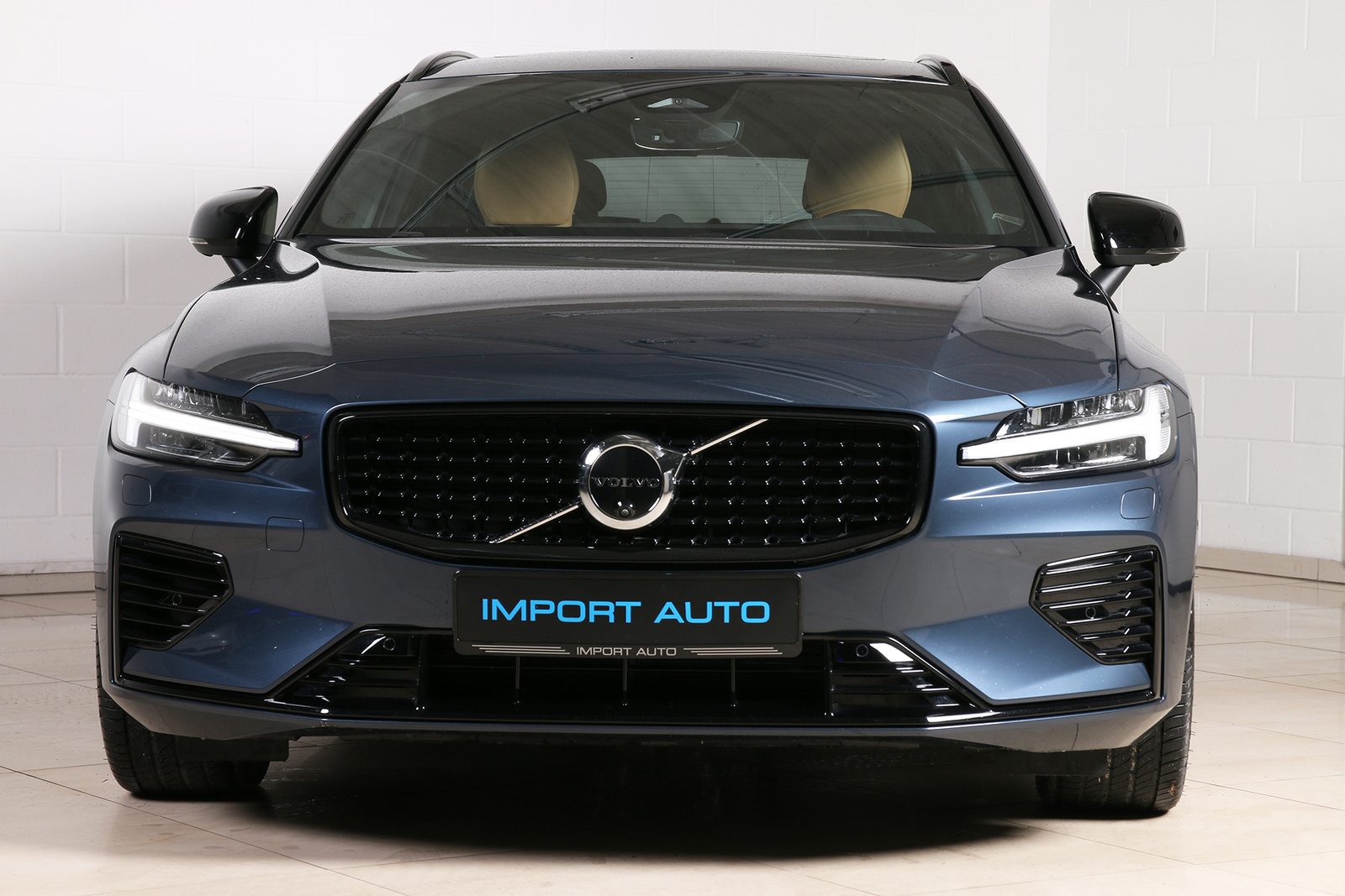 Volvo V60 2025, photo 2/10