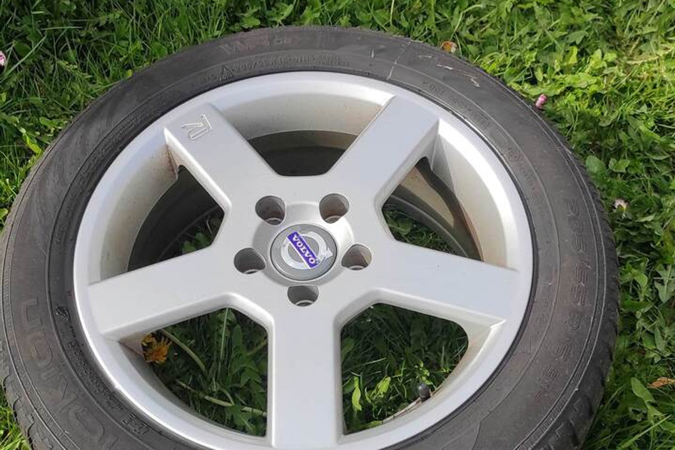 Подержанный легкосплавный диск+нешипованная шина 205/55R16,