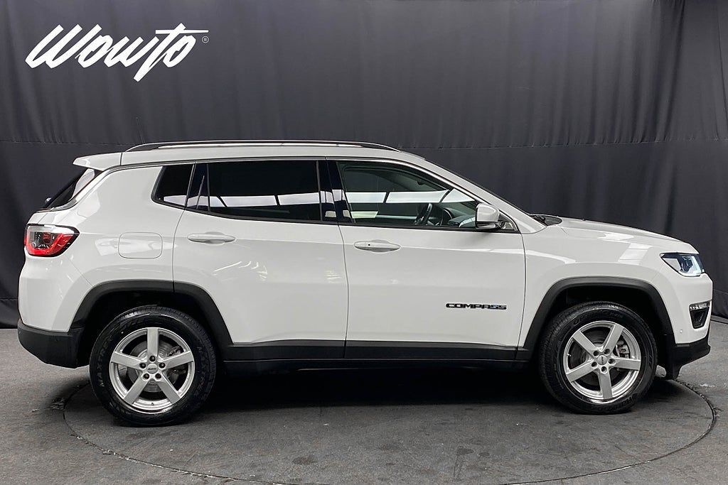 Jeep Compass 2020, photo 3/28
