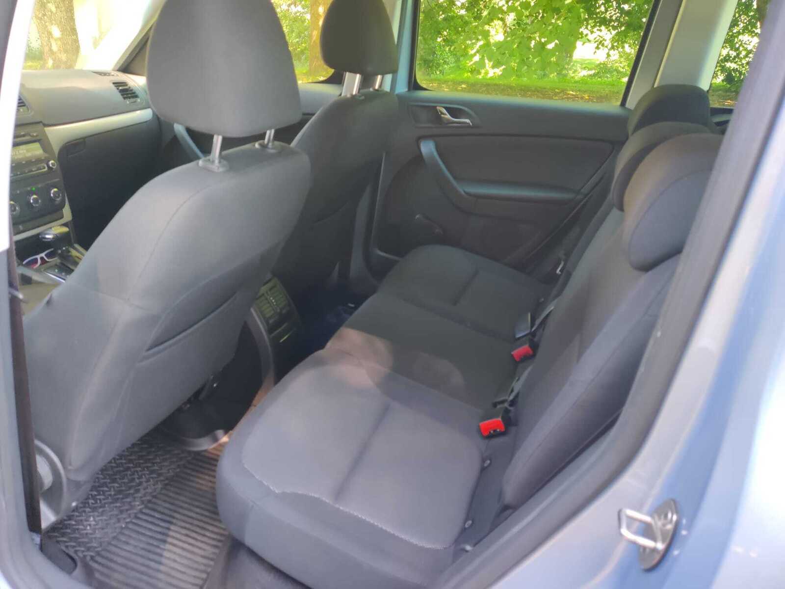 Škoda Yeti 2011, photo 7/13