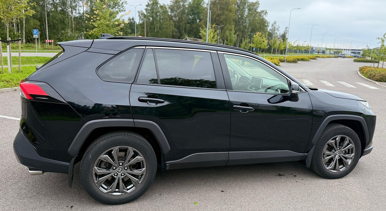 Toyota RAV4 2022, photo 4/8