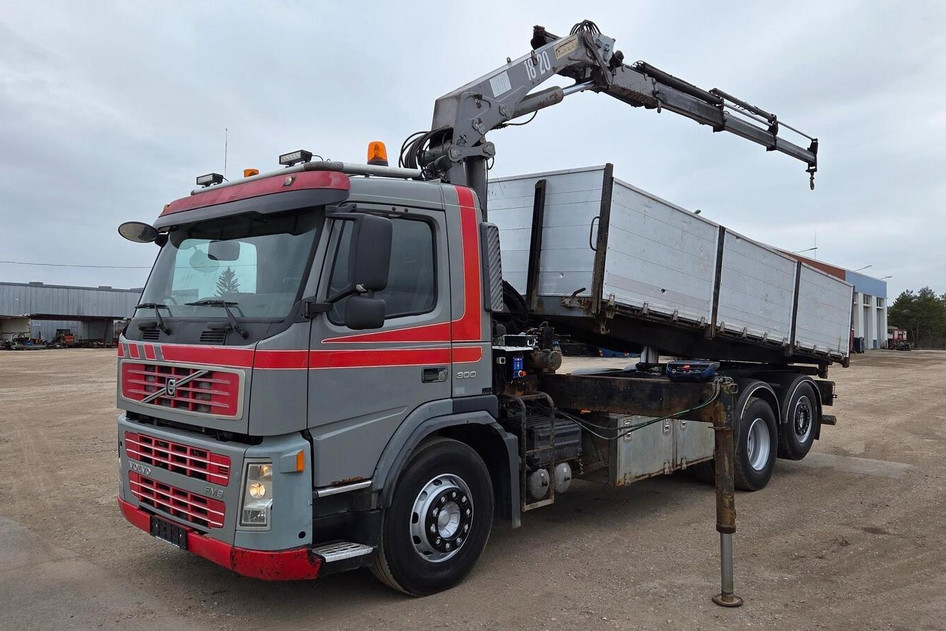 Volvo FM300 6X2 HMF1820K3, 2002, 9.4, 220 kW, diesel, manual, rear-wheel drive
